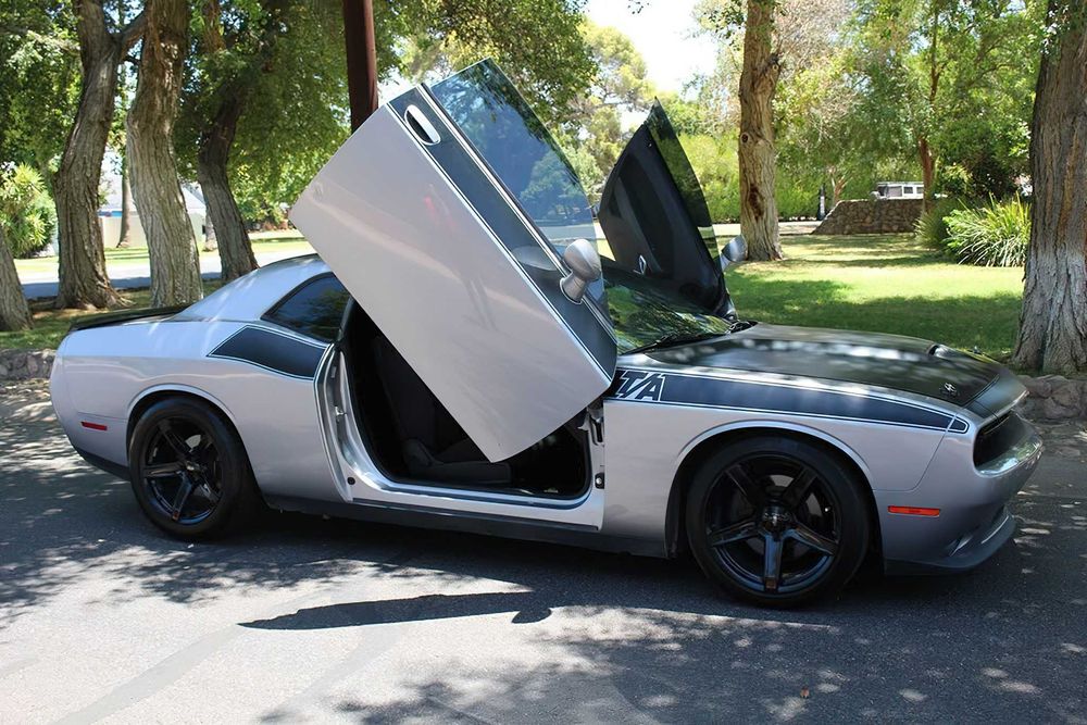 Dodge Challenger      2017