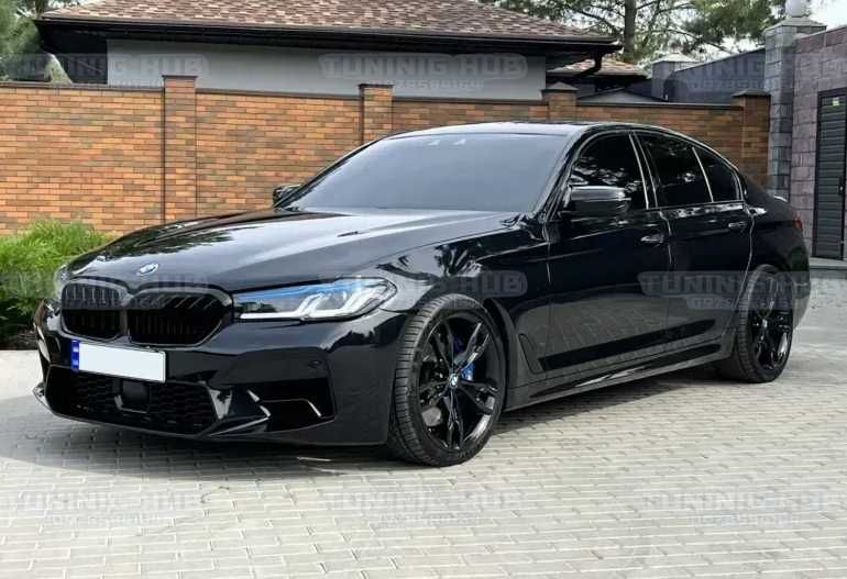 Комплект рестайлінгу BMW G30 M5 F90 комплект рестайлинг обвіс бмв лого
