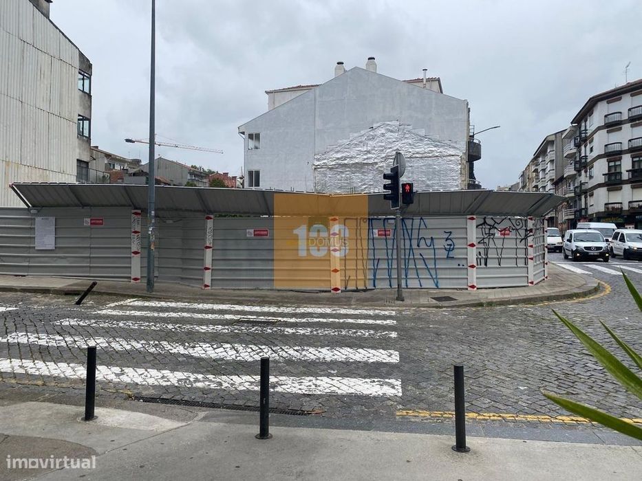 T0 novo com varanda - Baixa do Porto