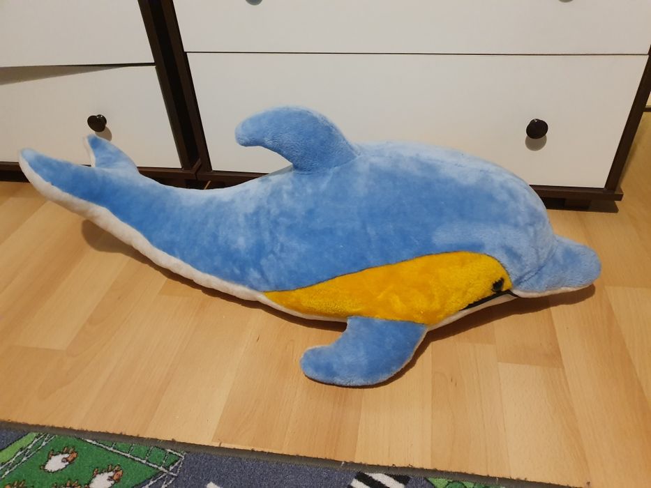 Pluszowy delfin.
