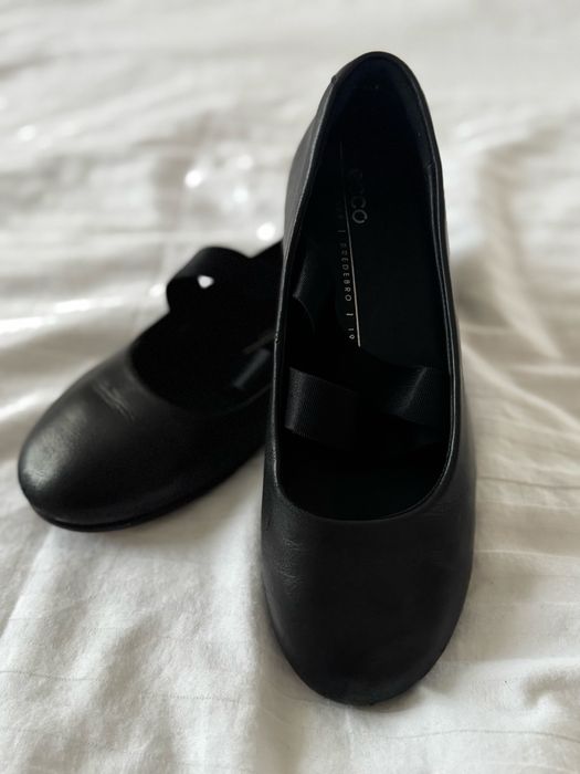 Туфлі чорні шкіряні, ессо