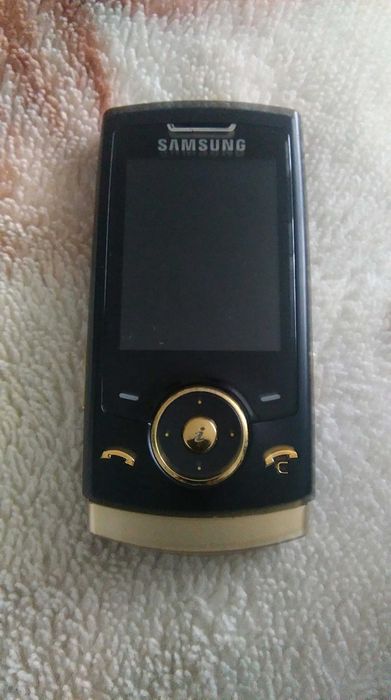 Samsung u 600 czarnozloty