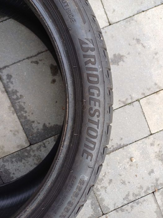 opona bridgestone turanza 255/35 r19 rok 4922