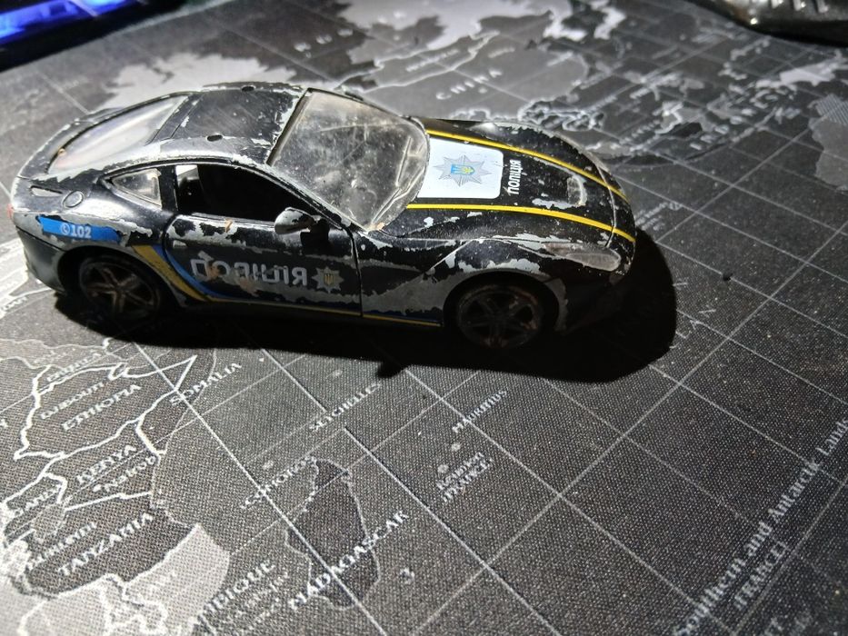 Продам машинки модельки металлические