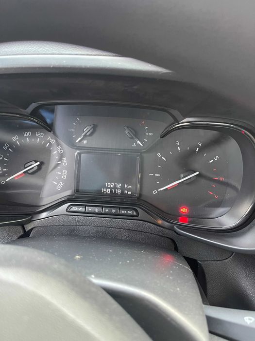 Citroen Berlingo 2020/09 com todas as revisoes feitas na citroen