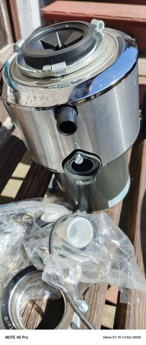Sprzedam rozdrabniacz do odpadów organicznych. Nowy, nieużywany.