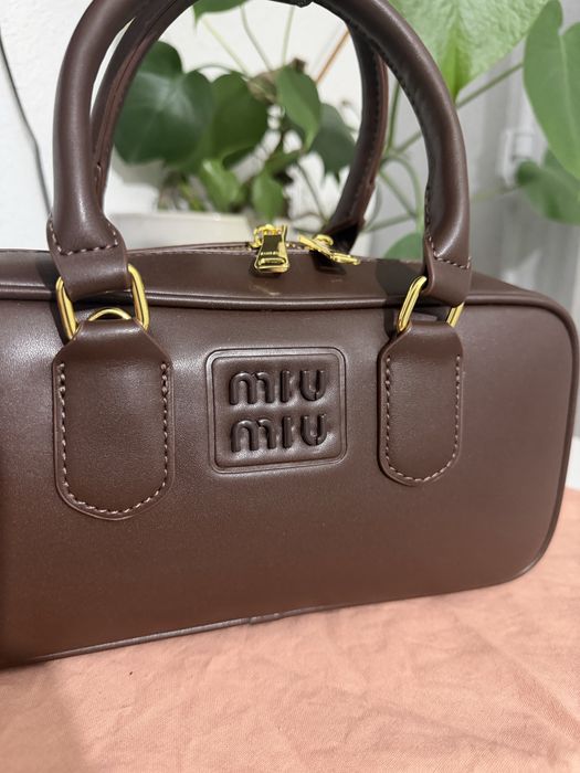 Brazowa torebka Miu Miu