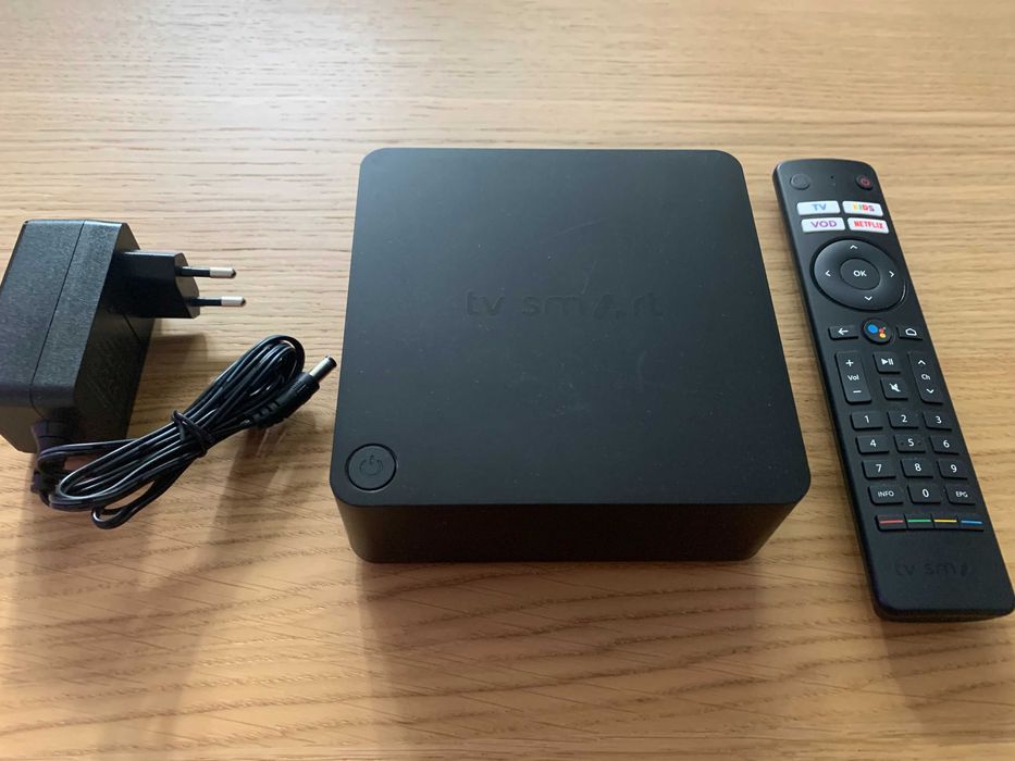 Android TV Smart BOX 4K HDR HEVC SSD DV8981 komplet jak NOWY