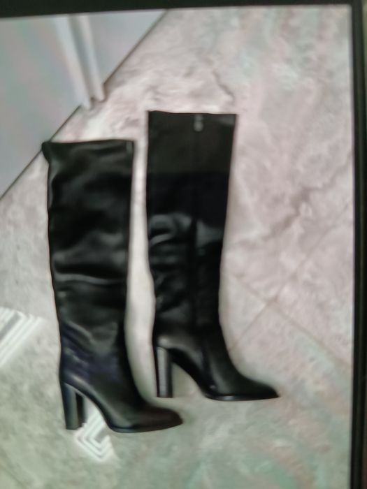 Шкіряні сапожки.