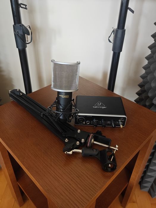 Studio nagrań: monitory studyjne KRK Rokit 7 + mikrofon Marantz MPM-1000 +ramię + Interfejs Audio Behringer U-Phoria UMC22 + Pianki Akustyczne ok 15m²