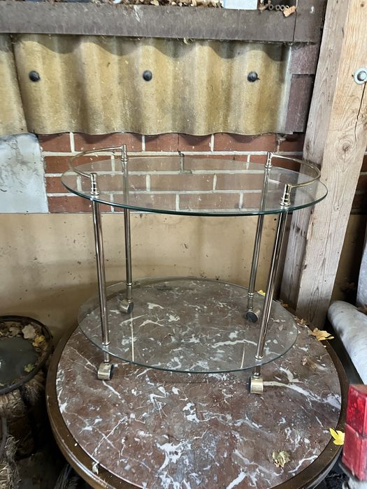 Szklany stolik na kolkach szklany barek na kolkach