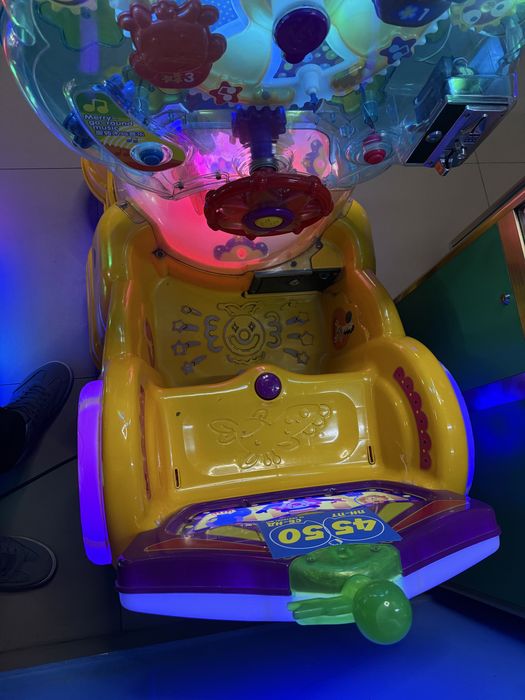 Продам ігровий автомат -качалку ʼЖирафʼ