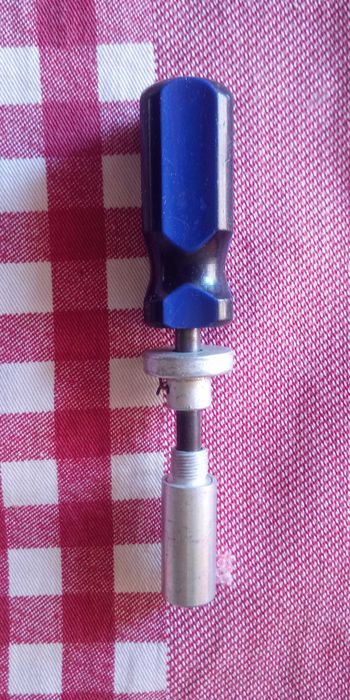 Material para cabo coaxial técnico TV