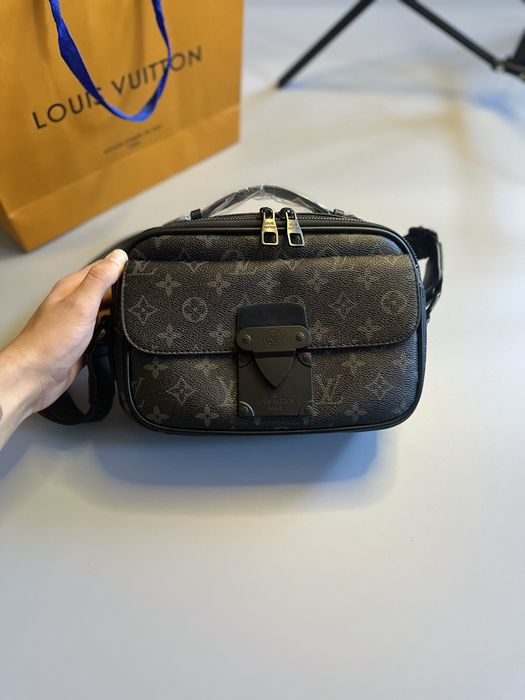 Сумка мессенджер чоловіча чорна Louis Vuitton S Lock messenger луи вит