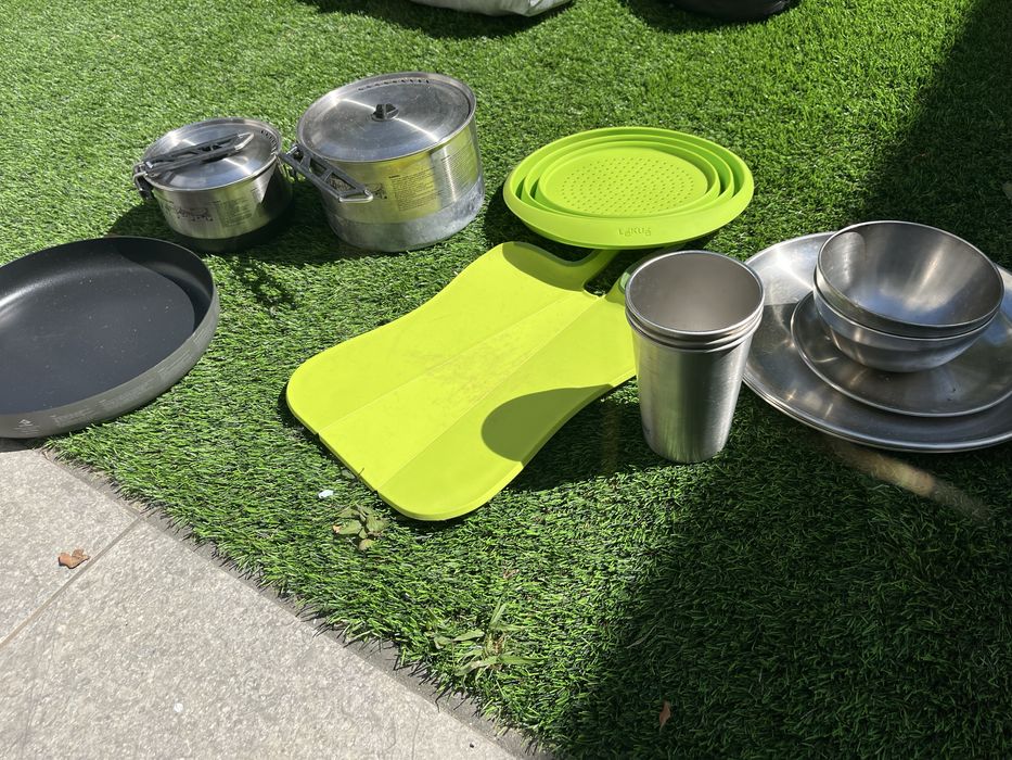 Kit Completo de Camping / Cozinha Outdoor – Vários Itens (Conjunto)