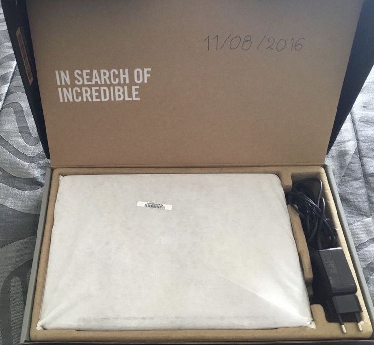 Portatil Asus mod. TP200SA em muito bom estado.