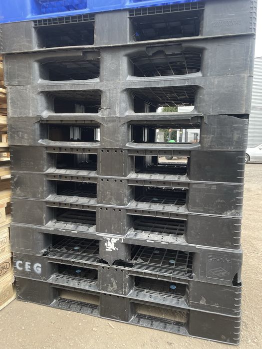 Palety plastikowe 1200/800