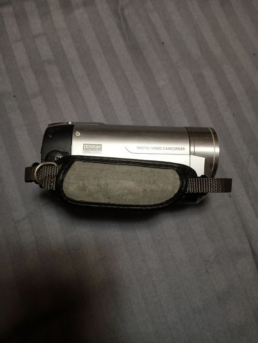 Видео камера Canon FS100.