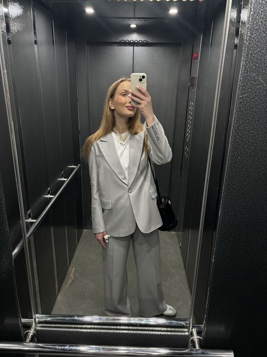 Брючні костюми бренду Merge