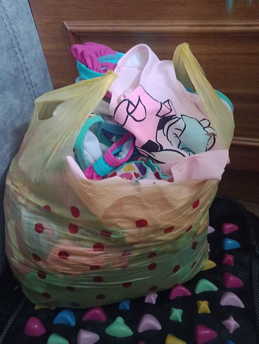 Ліфчики та купальники, пересилаю