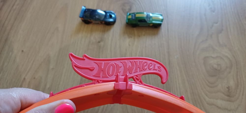 Hot Wheels, Pętla, zestaw kaskaderski z wyrzutnią i 2 autami