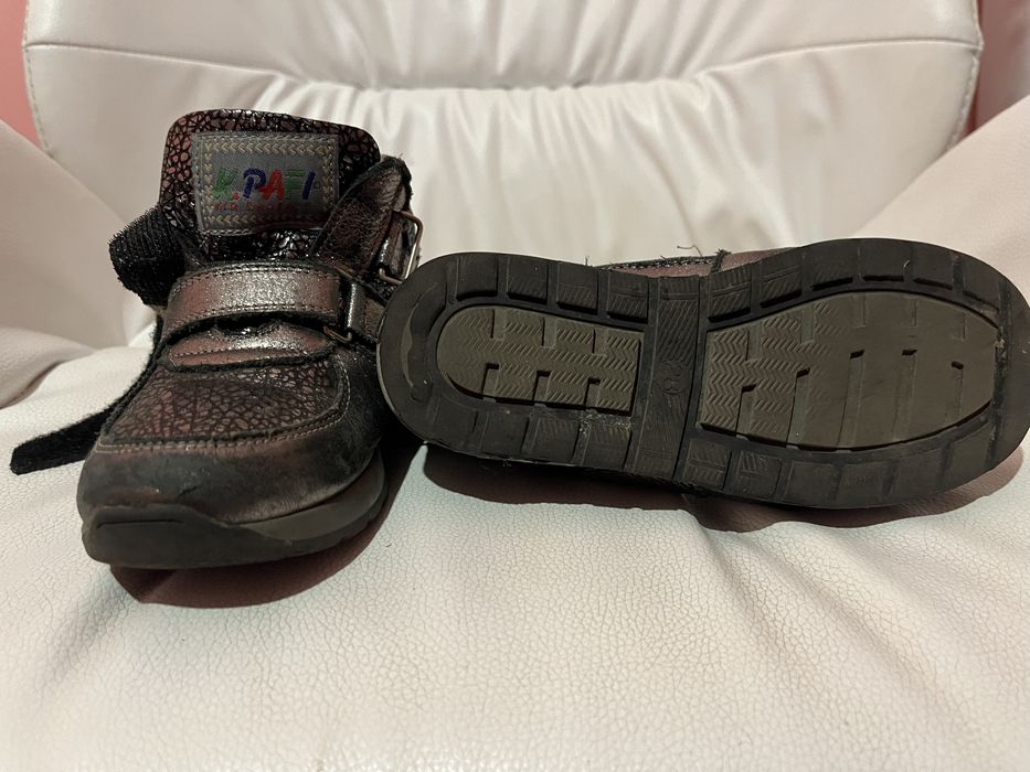 Взуття для дівчинки