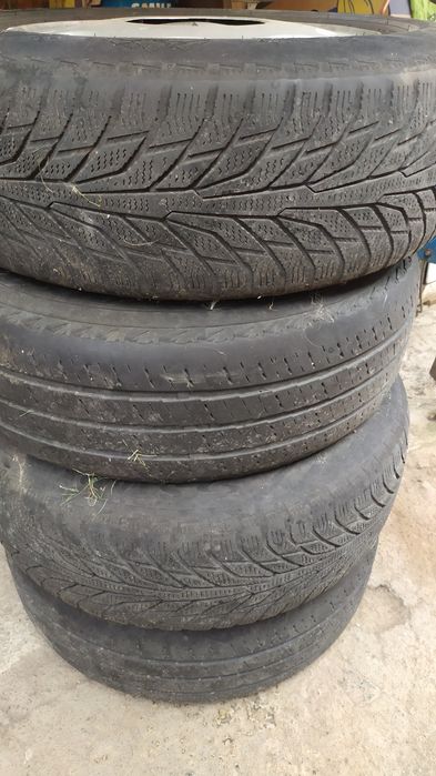 Продам шини з дисками 205/65/r15
