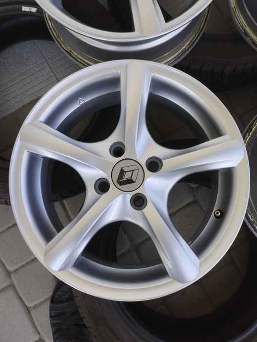 Felgi aluminiowe ATT 540 Renault Toyota 6x15 4x100 ET35, stan bdb