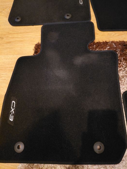 Welurowe dywaniki Mazda CX-3