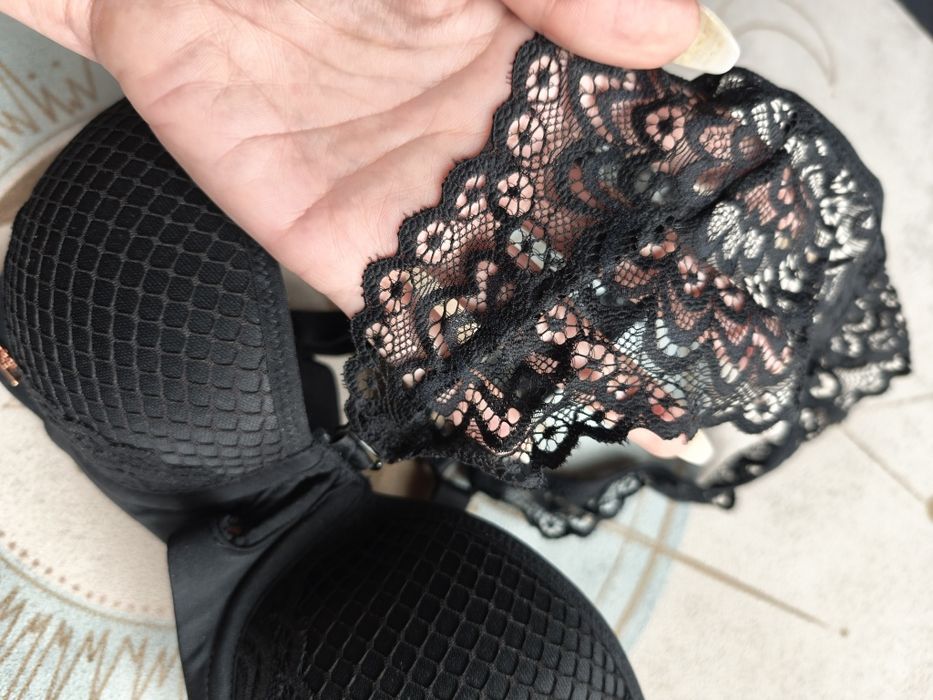 Бюстгальтер балконет VALEGE 70В з мереживом на декольте