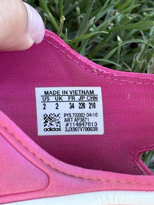 Босоніжки adidas 34розмір