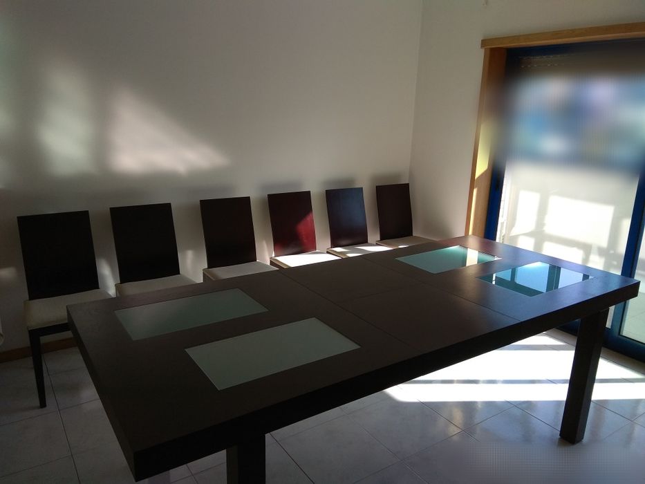 Mesa em madeira extensível/ Mobília de sala