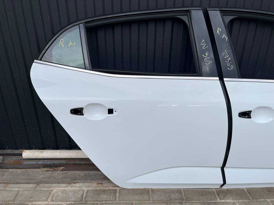 Дверка задня права Renault Megane 4 (2016-2022)