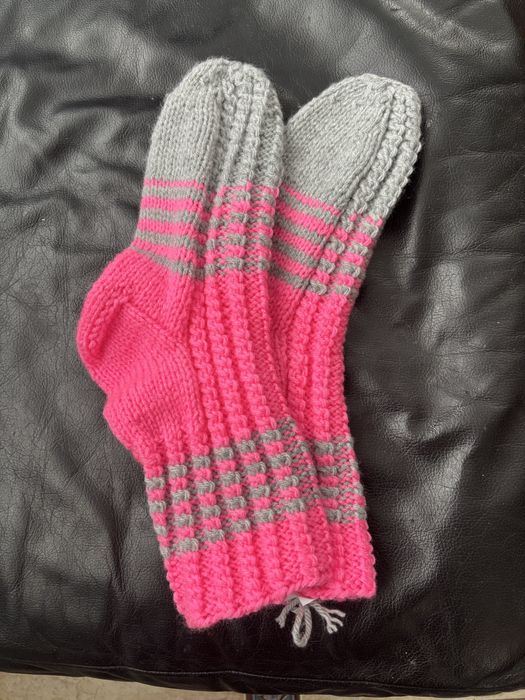 Skarpety ręcznie dziane.