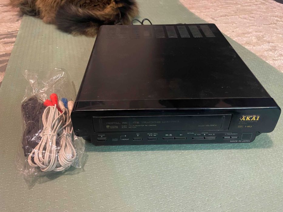 Японський відеомагнітофон касетний відеоплеєр AKAI VS-R9EV