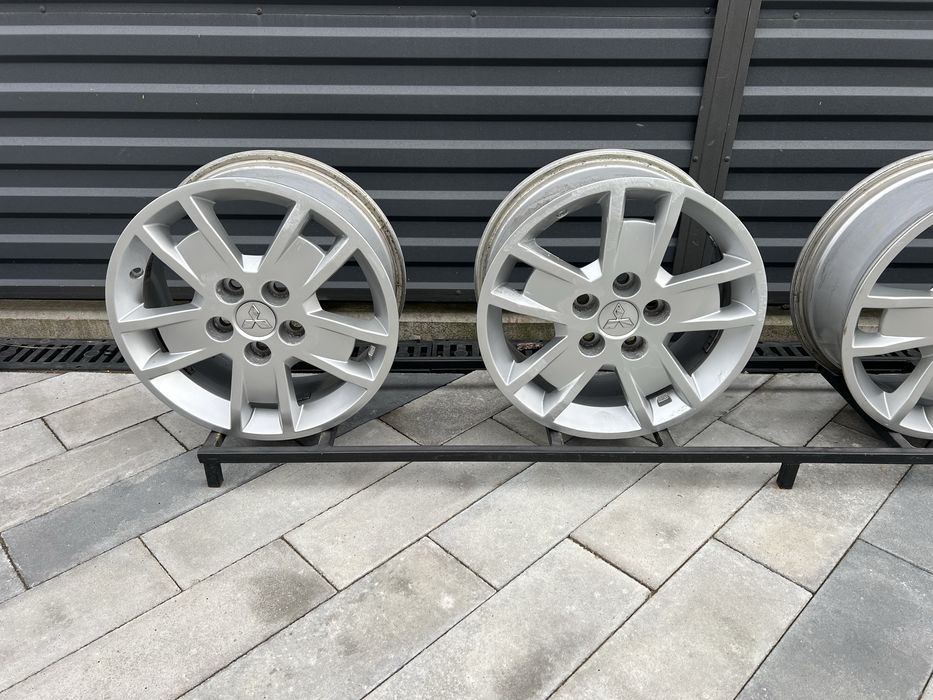 Диски 16R 5x114.3 6.5J ET 46 Mitsubishi Toyota Mazda Kis