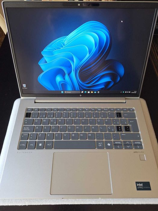 Hp Elitebook 640 G11 / I5 Ultra 135u / memória 24Gb / ssd 256gb