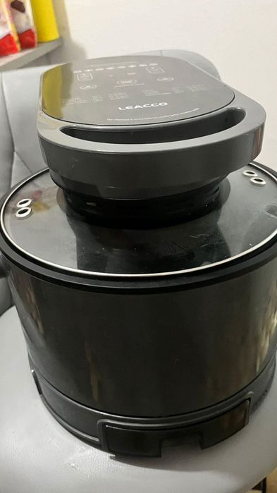 Air Fryer LEACCO (com leve ferrugem interna)
