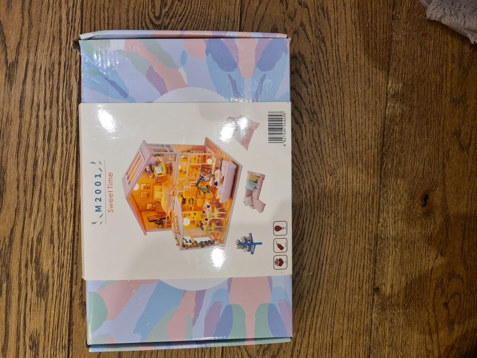 Miniaturowy domej DIY  M2001