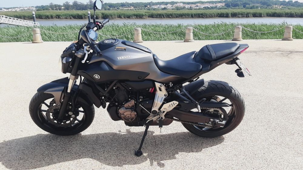 Mt 07 troco por mt 09 cb 650r