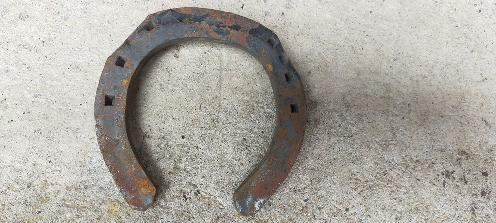 Podkowa dla konia lub na szczęście metalowa Kraków