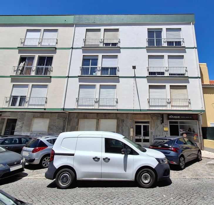 Apartamento T2 totalmente remodelado a 3 min. a pé da estação de Mem Martins