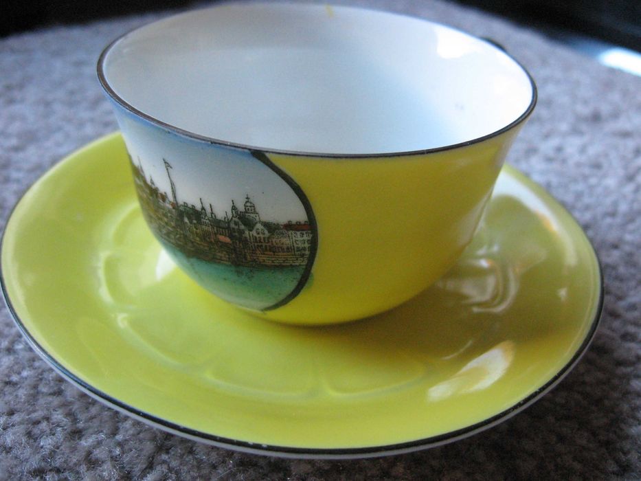 Ozdobna filiżanka z widokiem portu Husum Niemcy Schlezwik Holsztyn