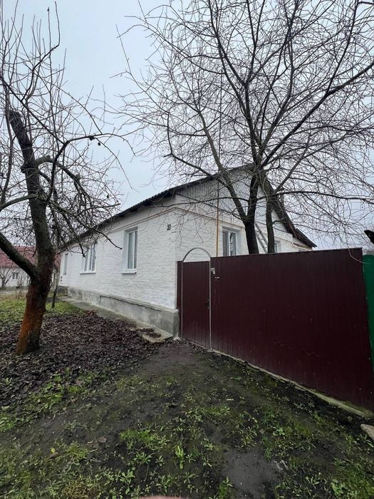 Продаж частини будинку з гарним місцерозташуванням