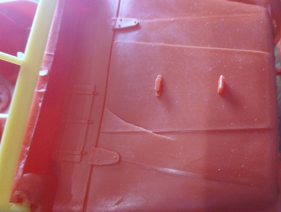 2 carros de brincar em muito bom estado