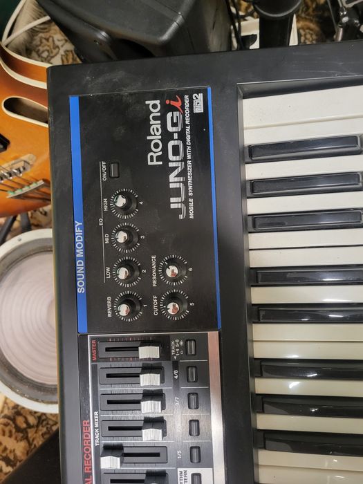 Roland Juno Gi w super stanie