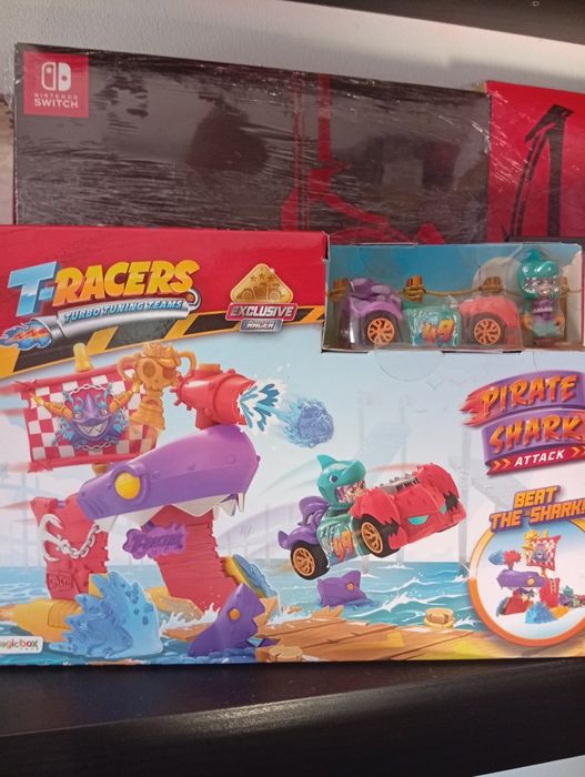 T-racers Pirate shark attack