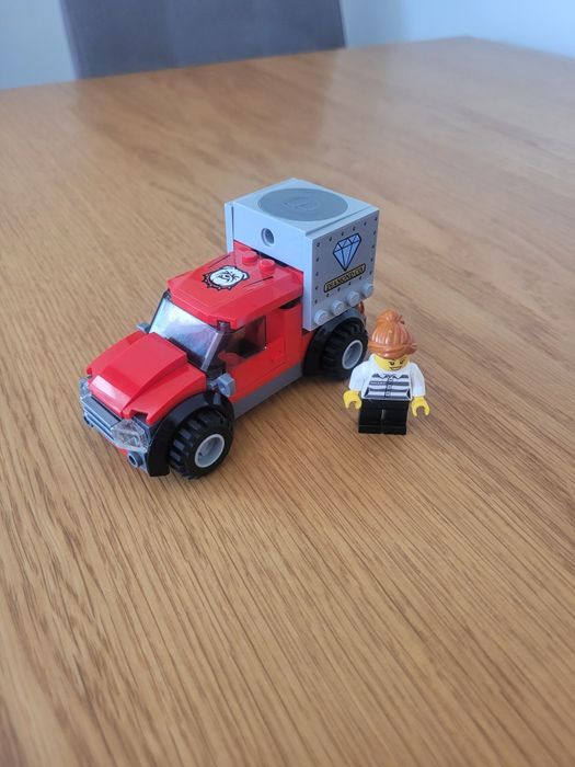 Lego city 60243, helikopter, pościg