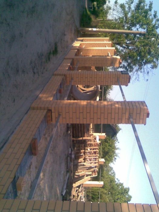 Фундаменти,Кладка блока і цегли, армопояси. Покрівельні послуги.