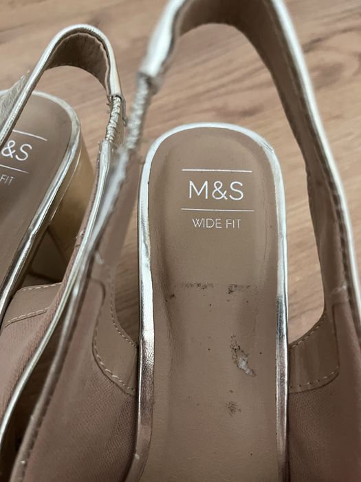 Туфлі на широку ногу золоті M&S